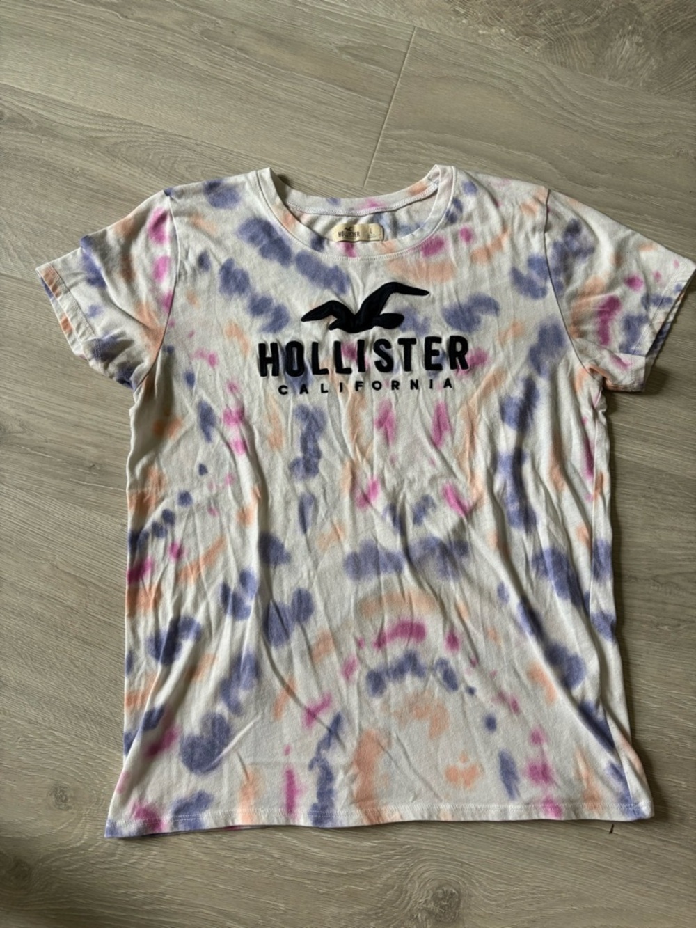 Hollister tee